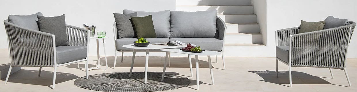 Luxury Outdoor Lounges 